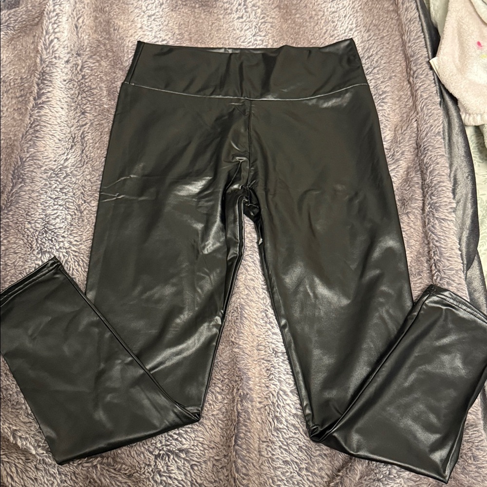 TAGOO Black Faux Leather Leggings